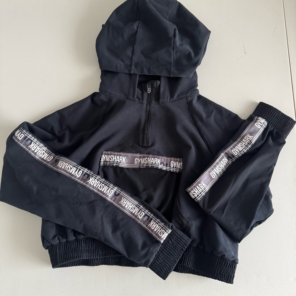 Gymshark cropped black hoodie size small